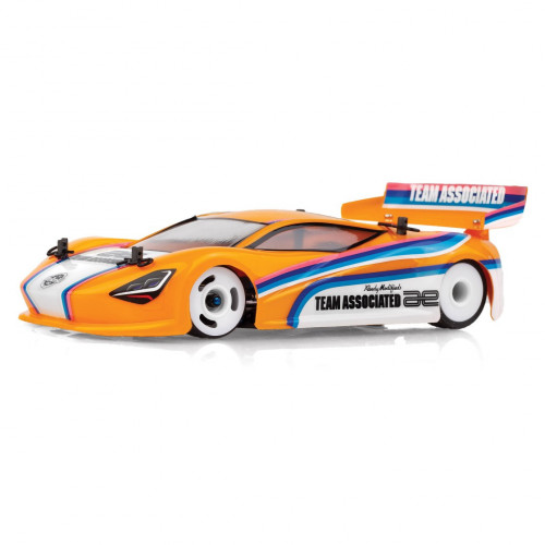 Associated RC28R TEAM KIT avec carro et roues