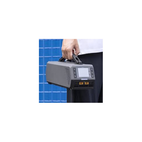 ToolkitRC Chargeur M8DAC
