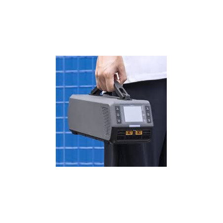 ToolkitRC Chargeur M8DAC